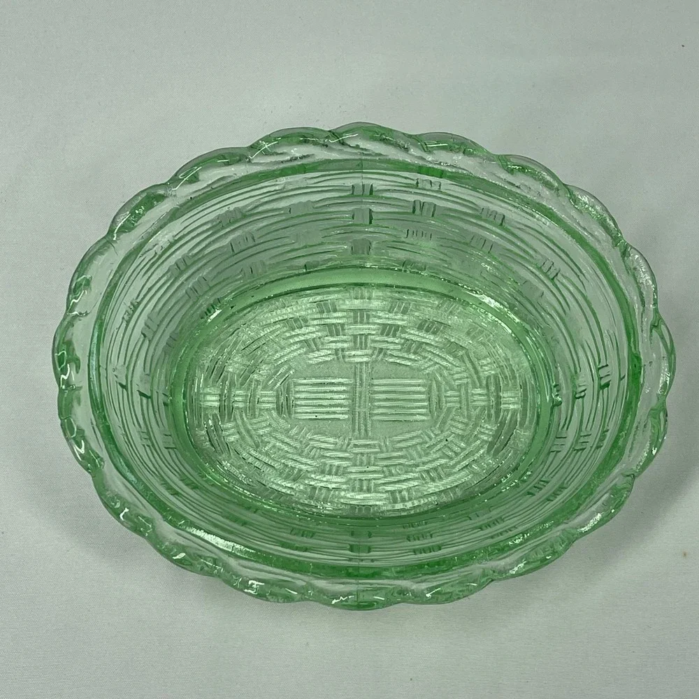 VTG LG Wright Green Glass Hen on Nest Split Tail Turned Head 6.5 Candy Dish